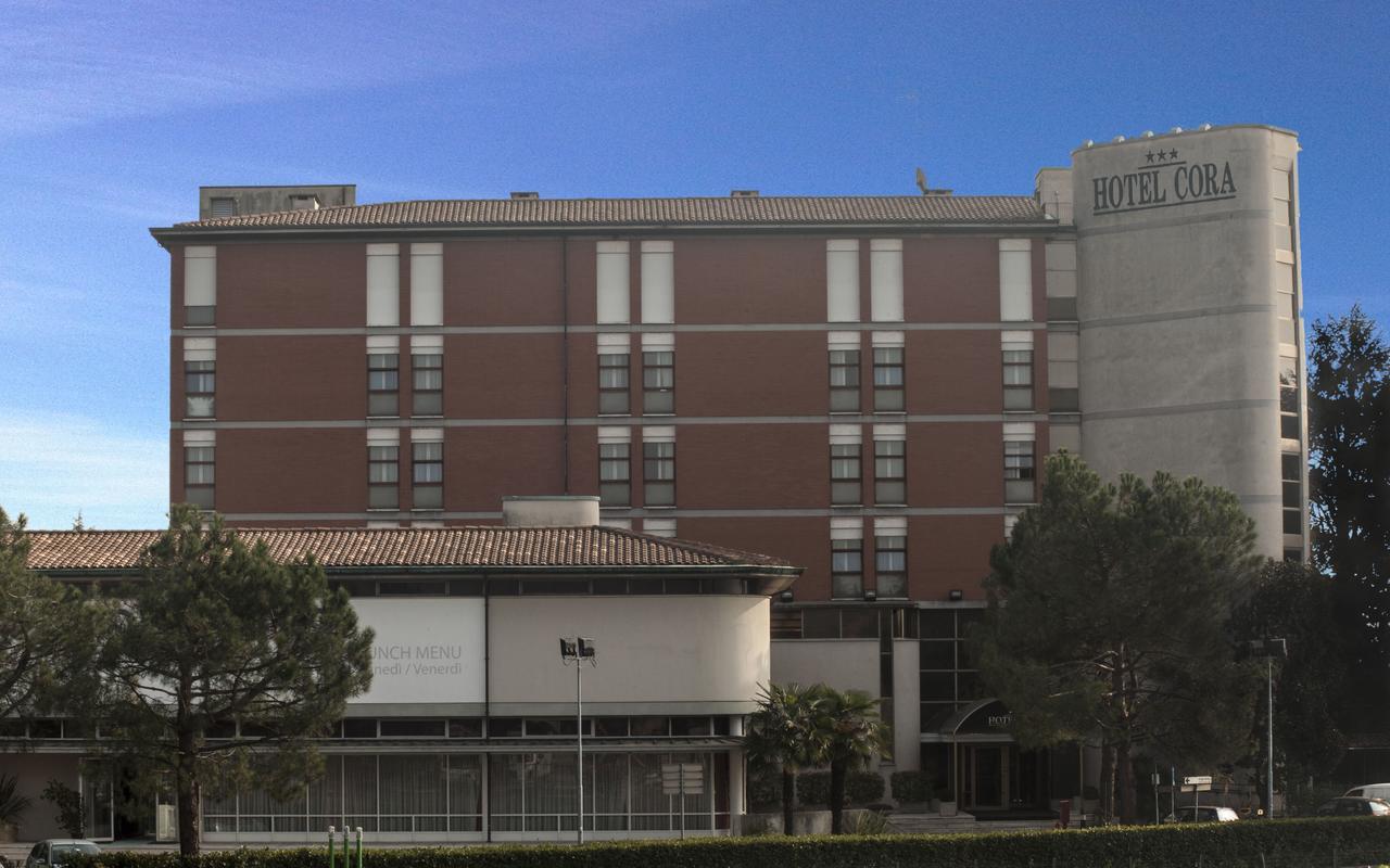 Hotel Cora Carate Brianza Exterior photo