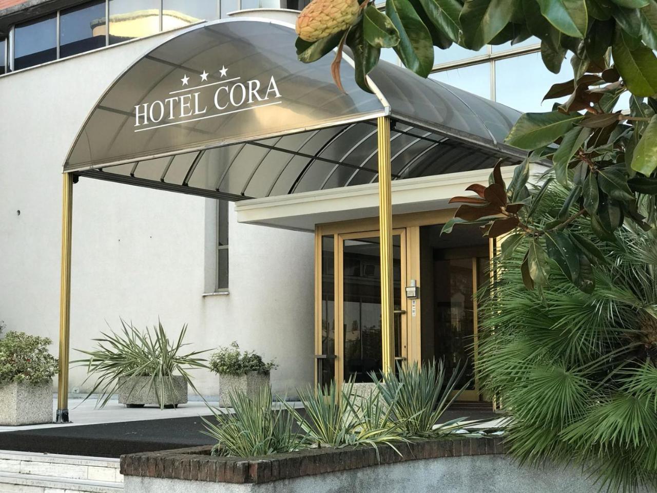 Hotel Cora Carate Brianza Exterior photo