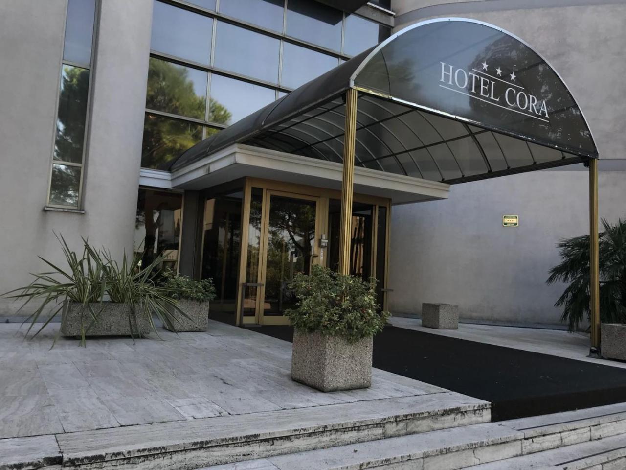 Hotel Cora Carate Brianza Exterior photo